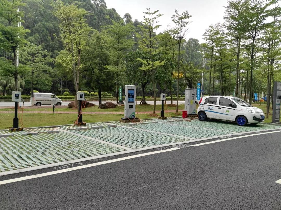 联科产业园充电站2.jpg