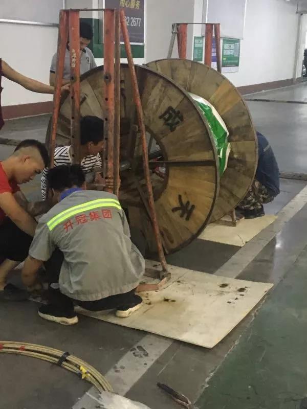 充电站电缆.jpg